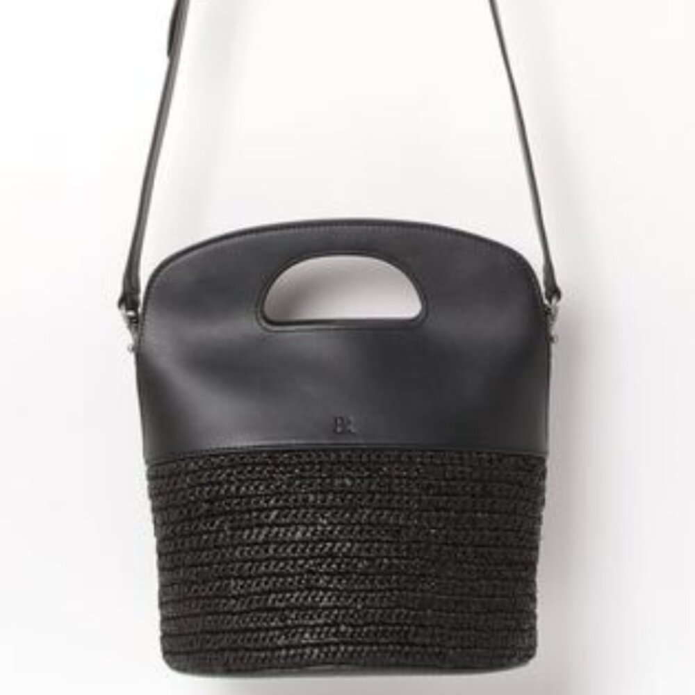 Banana Republic Bucket/Crossbody "LIKE NEW" - Picture 15 of 16